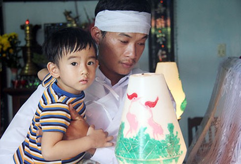 Phóng viên Hồng Sen tử nạn: Không công nhận liệt sĩ là thiệt thòi - ảnh 1