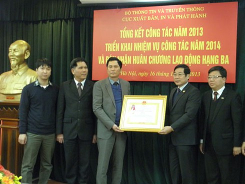 Cục Xuất bản, In và Phát hành đón nhận Huân chương Lao động Hạng ba - ảnh 1