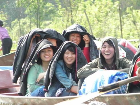 Lễ hội chùa Hương: Du khách hào hứng hành hương - ảnh 12