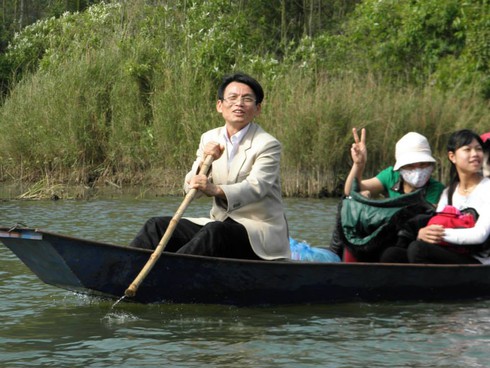 Lễ hội chùa Hương: Du khách hào hứng hành hương - ảnh 14