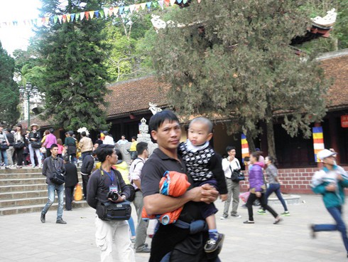 Lễ hội chùa Hương: Du khách hào hứng hành hương - ảnh 6