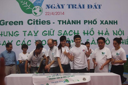“Chung tay giữ sạch hồ Hà Nội: Dừng ngay các hoạt động làm ô nhiễm hồ” - ảnh 1