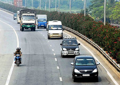 Mức phạt xe máy đi sai làn đường bao nhiêu tiền? - ảnh 1