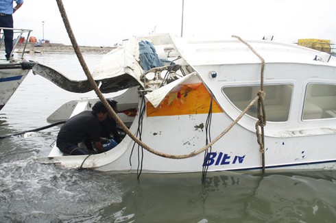 Liên quan đến tàu chìm ở Cần Giờ: Vì sao Bộ GTVT chưa đăng kiểm? - ảnh 1