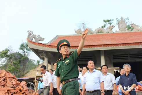 Bộ trưởng Trương Minh Tuấn thắp hương tưởng niệm liệt sĩ Mặt trận Vị Xuyên - ảnh 3