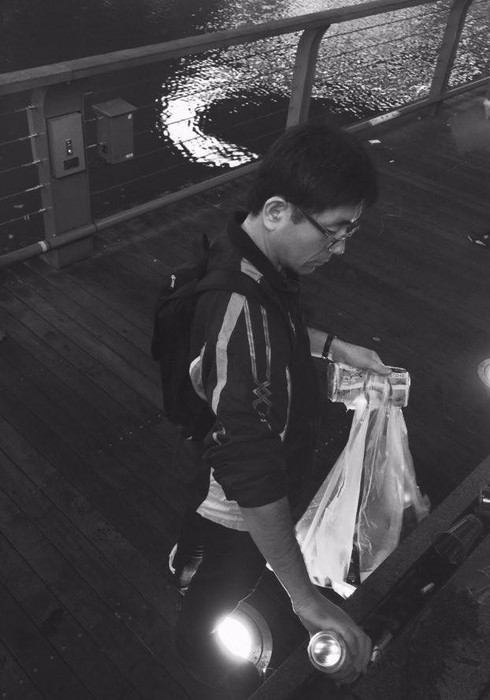 Cây bút 9x nghĩ gì về chuyện “ông Nguyễn Đức Chung biểu dương ông Tây nhặt rác” - ảnh 2