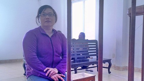 Hai lần tự tử vì phải nằm chung giường nhìn chồng ngoại tình - ảnh 1