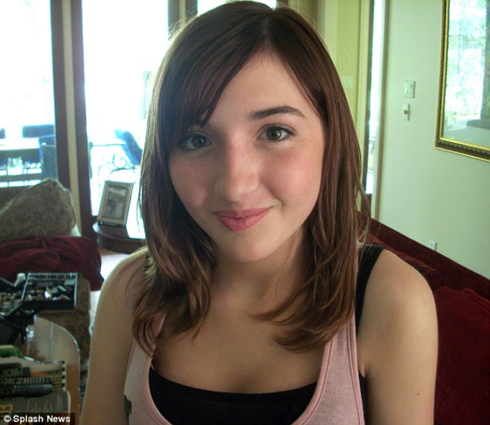 Chi 25 nghìn đô để được giống Lindsay Lohan - ảnh 3