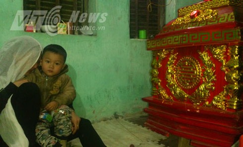 Vụ cháy lò than: Đau lòng mẹ già, xót xa con trẻ - ảnh 2