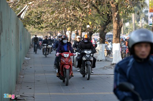 Đường phố Hà Nội kẹt cứng ngày cận Tết - ảnh 6