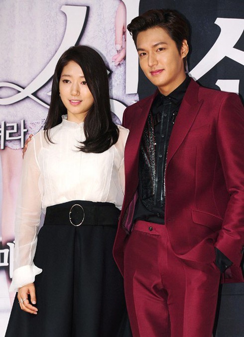 Lee Min Ho tá hỏa vì tin yêu Park Shin Hye - ảnh 2