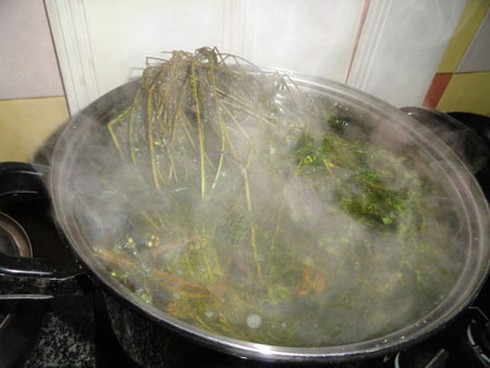 Chiều 30 Tết, nhớ sao hương nước mùi già - ảnh 1