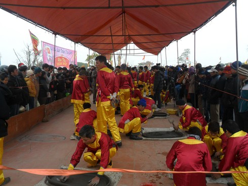 Chơi pháo đất ở đền Trần Thái Bình - ảnh 12