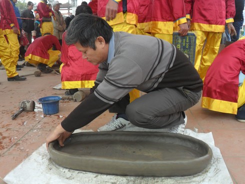 Chơi pháo đất ở đền Trần Thái Bình - ảnh 2