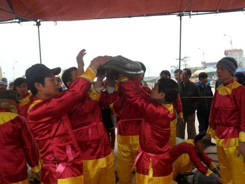 Chơi pháo đất ở đền Trần Thái Bình - ảnh 5