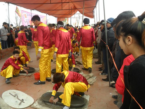 Chơi pháo đất ở đền Trần Thái Bình - ảnh 10