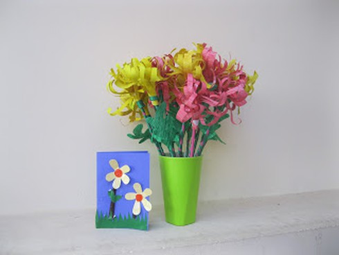 Ngộ nghĩnh những tấm thiệp 8/3 bé làm tặng cô, tặng mẹ - ảnh 6