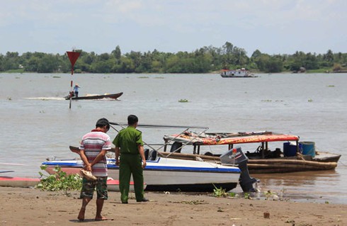 Phẫn nộ những người đòi ký giấy trả tiền mới cứu trẻ đuối nước - ảnh 1