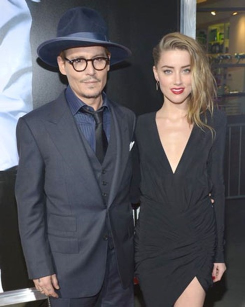 Cướp biển vùng Ca-ri-be Johnny Depp đính hôn với một cô gái đồng tính - ảnh 1