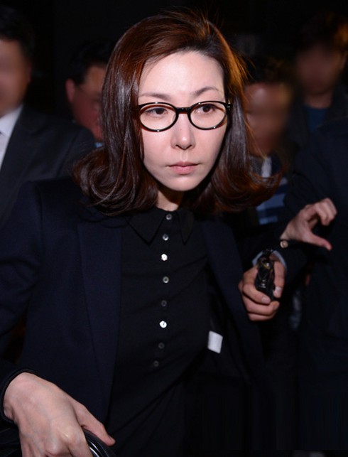 Á hậu Hàn lộ vẻ mệt mỏi sau phiên tòa xử bán dâm - ảnh 5