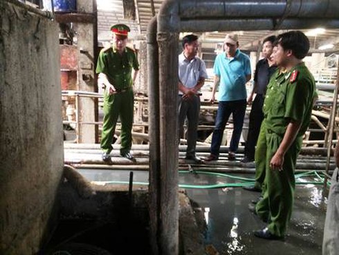 Ngạt khí độc, 2 người chết, 4 trọng thương - ảnh 2