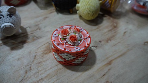 Đi chợ đêm mua tranh giấy cuộn - ảnh 3