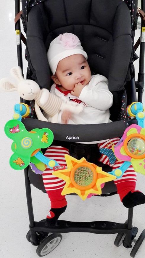 Ngắm con gái Xuân Lan đáng yêu lần đầu đi chơi - ảnh 4