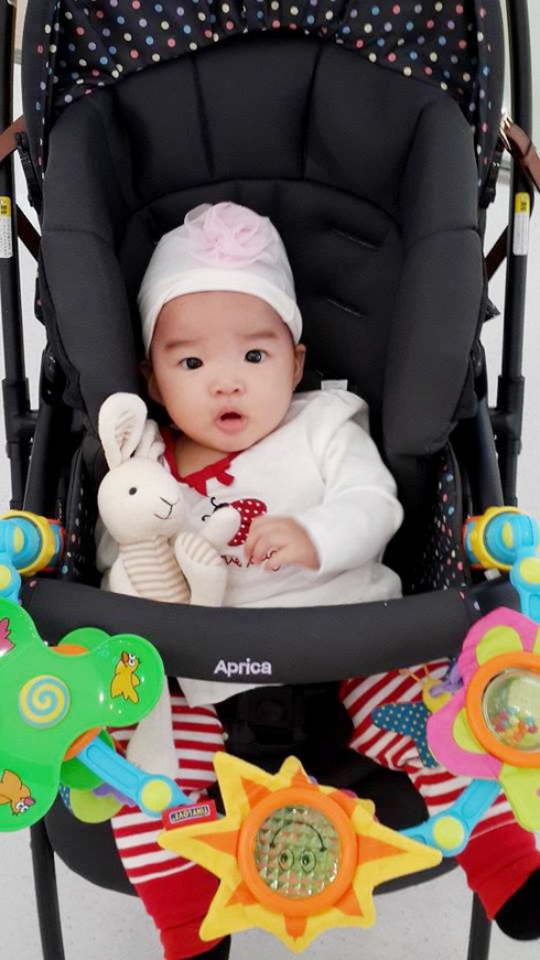 Ngắm con gái Xuân Lan đáng yêu lần đầu đi chơi - ảnh 6