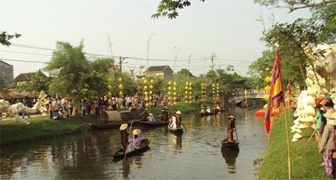 Festival Huế 2014: Hấp dẫn, độc đáo chợ quê ngày hội - ảnh 1