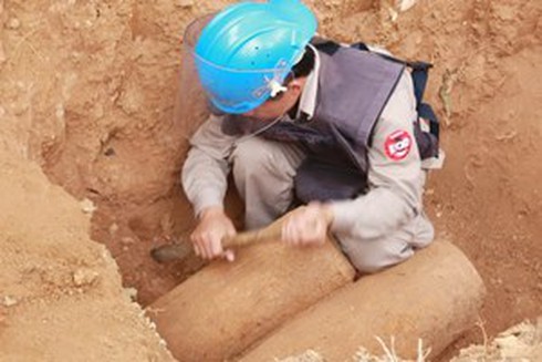 Hủy nổ thành công hai quả bom nặng 450 và 340kg - ảnh 1