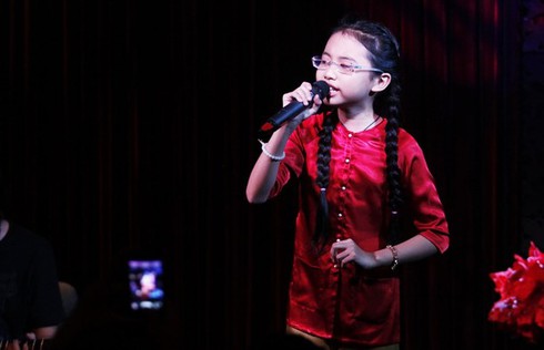 Phương Mỹ Chi kéo dài thời gian thống trị - ảnh 1