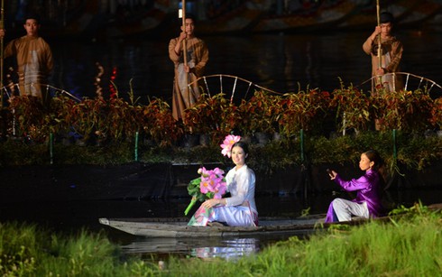 Sông Hương luyến lưu giã bạn... - ảnh 5