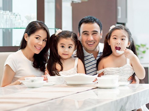 Quá khứ cơ cực lận đận của MC điển trai Quyền Linh - ảnh 13
