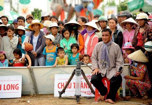 Quá khứ cơ cực lận đận của MC điển trai Quyền Linh - ảnh 8