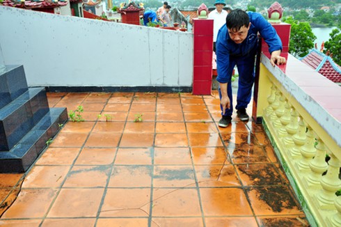 Nghĩa trang sụt lún bất thường, dân lo lắng di chuyển mộ người thân - ảnh 1