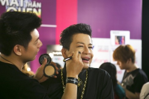 Những màn hóa thân ấn tượng trong Gương mặt thân quen 2014 - ảnh 4