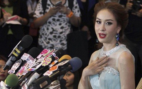 Tân Hoa hậu Hoàn vũ Thái Lan 2014 xin trả lại vương miện - ảnh 1