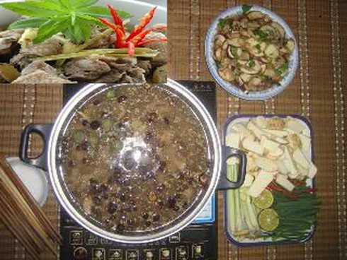Cách làm món vịt om sấu cho ngày hè mưa mát - ảnh 1