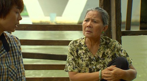 Vừa đi vừa khóc tập 32: Đông Dương bất lực với bà nội