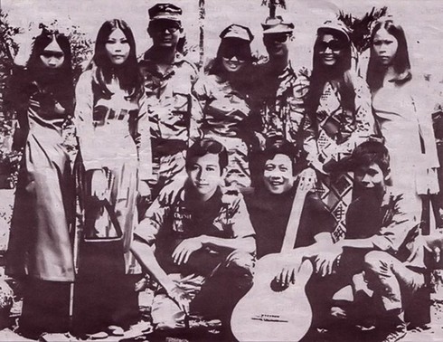 Những cuộc tình ồn ào của ca sĩ Khánh Ly - ảnh 3