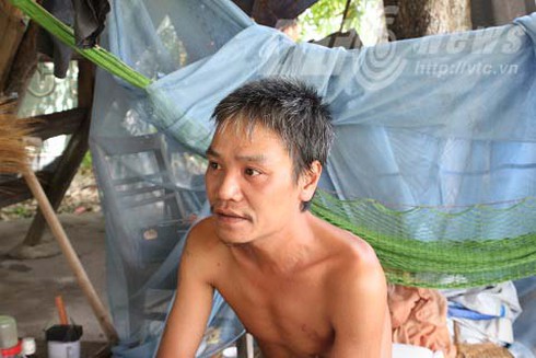 Gặp lão dị nhân buồn đời, làm nhà lên cây ở - ảnh 3