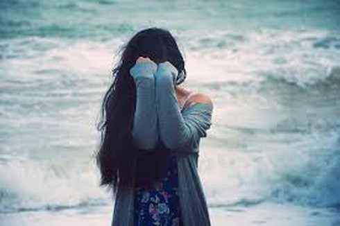 Day dứt vì đã chiều những