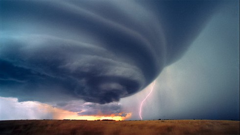 Dự báo thời tiết 21/8: Hà Nội mưa rào, Nam Bộ đề phòng tố lốc - ảnh 1