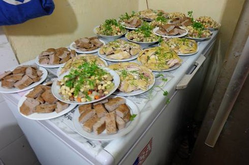 phố cổ, cỗ cúng, cổ truyền, gia tiên, chật chội