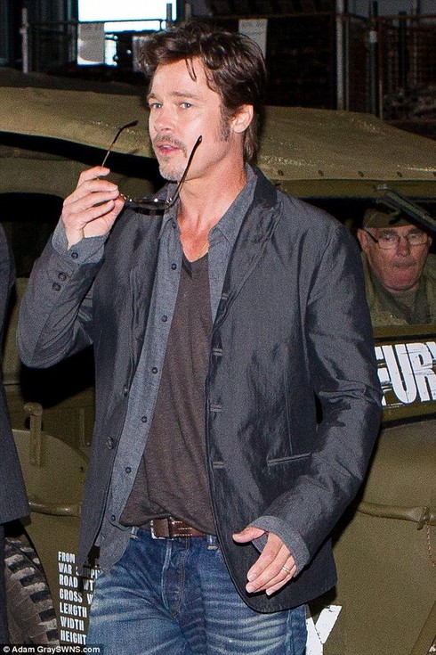 Angelina Jolie đã chính thức kết hôn cùng Brad Pitt - ảnh 2