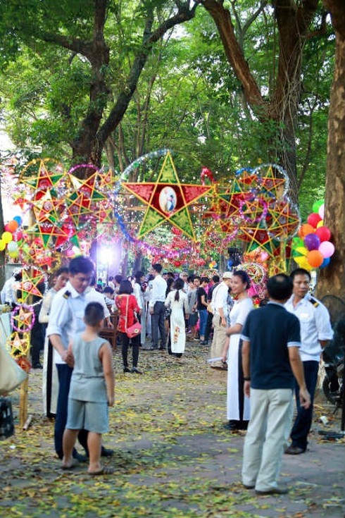 Xuân Bắc, Thúy Hằng, Tấn Minh háo hức dự trung thu đậm chất Việt - ảnh 1