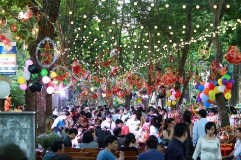 Xuân Bắc, Thúy Hằng, Tấn Minh háo hức dự trung thu đậm chất Việt - ảnh 2