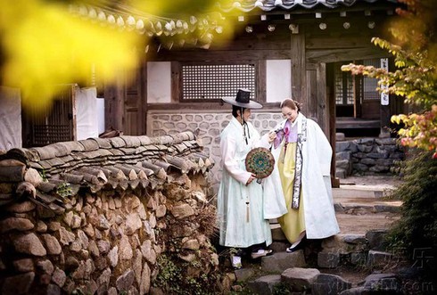 Những bức ảnh cưới đẹp như phim cổ trang của Chae Rim - Cao Tử Kỳ - ảnh 1