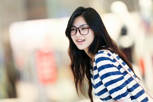 Fashionista Helly Tống: Showbiz giờ toàn là scandal nên rất mệt mỏi - ảnh 1