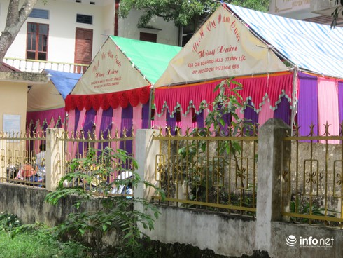 Viện trưởng Viện kiểm sát huyện tổ chức tiệc cưới con tại cơ quan - ảnh 2